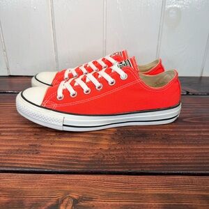 Converse Chuck Taylor All Star Low Top Fiery Coral Sneakers Women’s 8 / Men’s 6